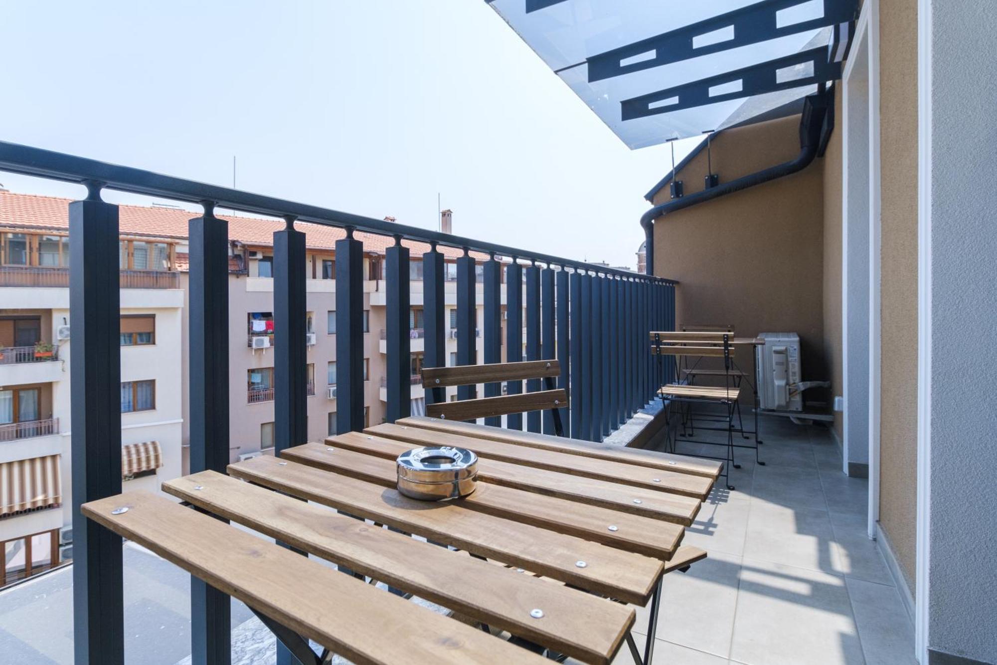 Ldv 13 Apartments Free Private Parking Plovdiv Exterior photo