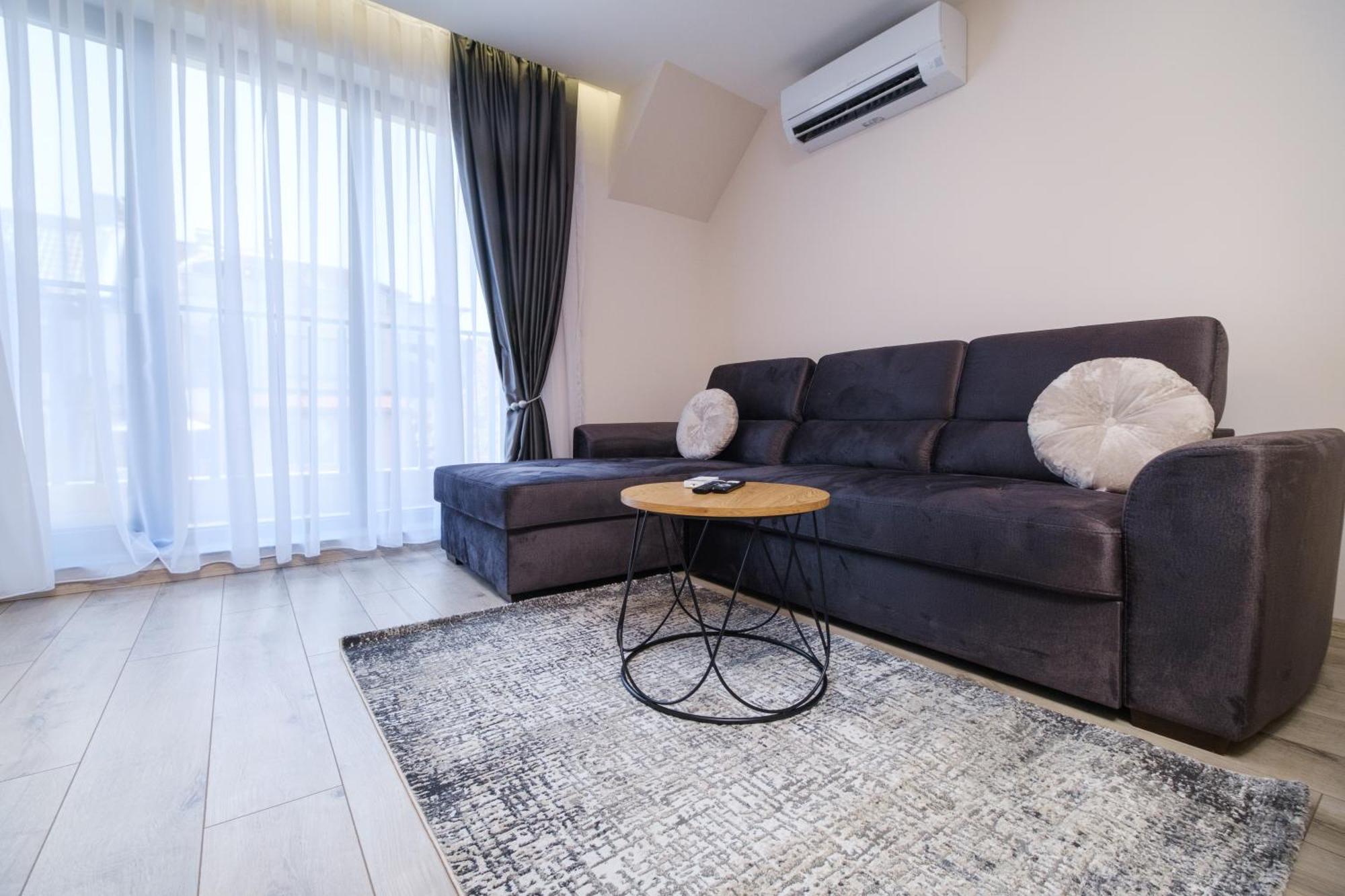 Ldv 13 Apartments Free Private Parking Plovdiv Exterior photo